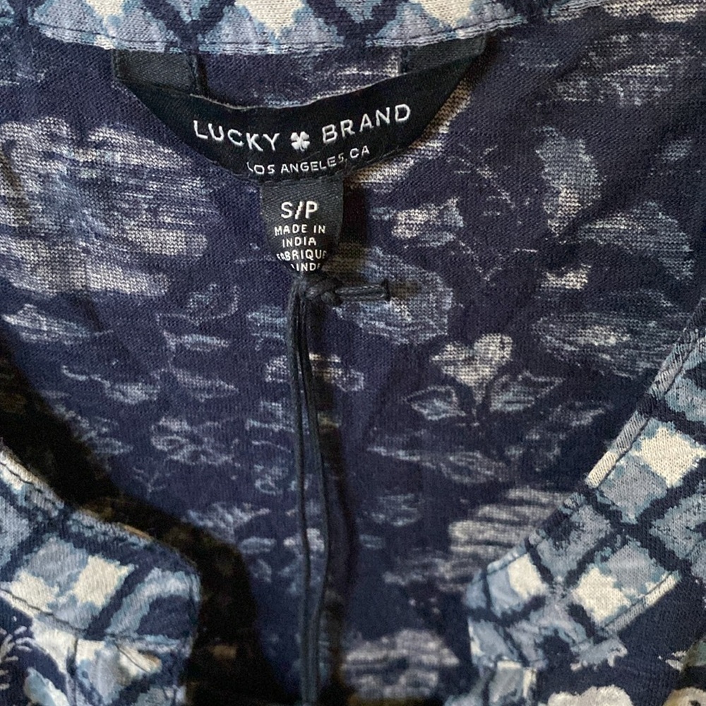 Lucky Brand Blue and White V-neck Blouse Size SP - Picture 7 of 8